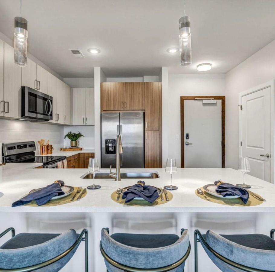 Spacious Castle W Gym Pool Free Parking I Walk To Dowtown N Broadway Nashville Bagian luar foto