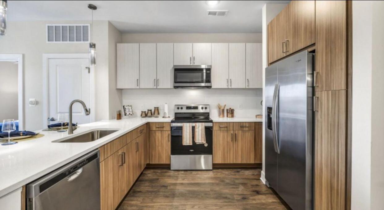 Spacious Castle W Gym Pool Free Parking I Walk To Dowtown N Broadway Nashville Bagian luar foto
