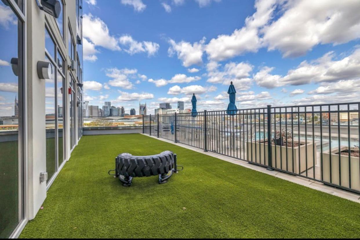 Spacious Castle W Gym Pool Free Parking I Walk To Dowtown N Broadway Nashville Bagian luar foto